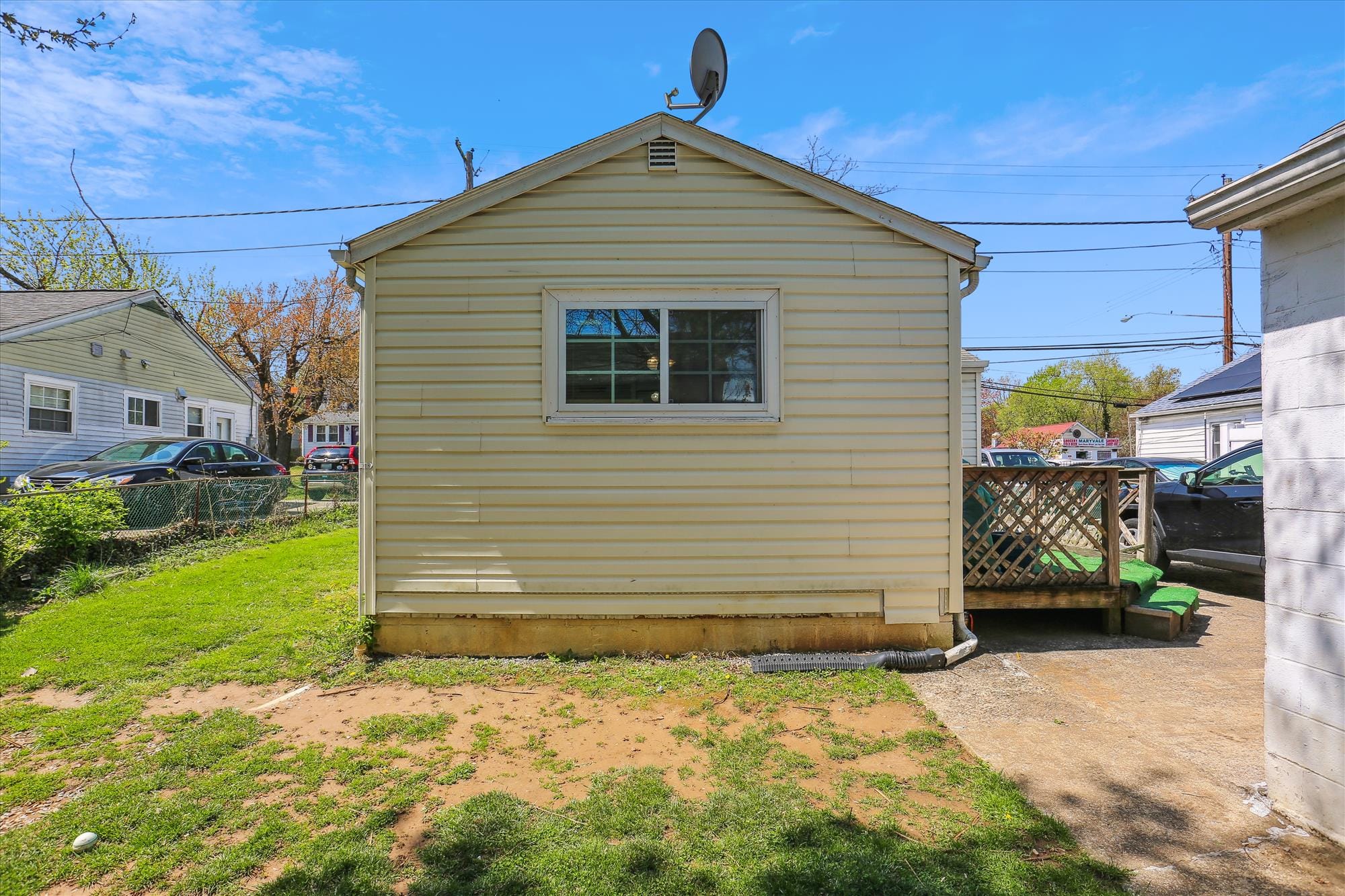 exterior-side elevation-5c6a7951