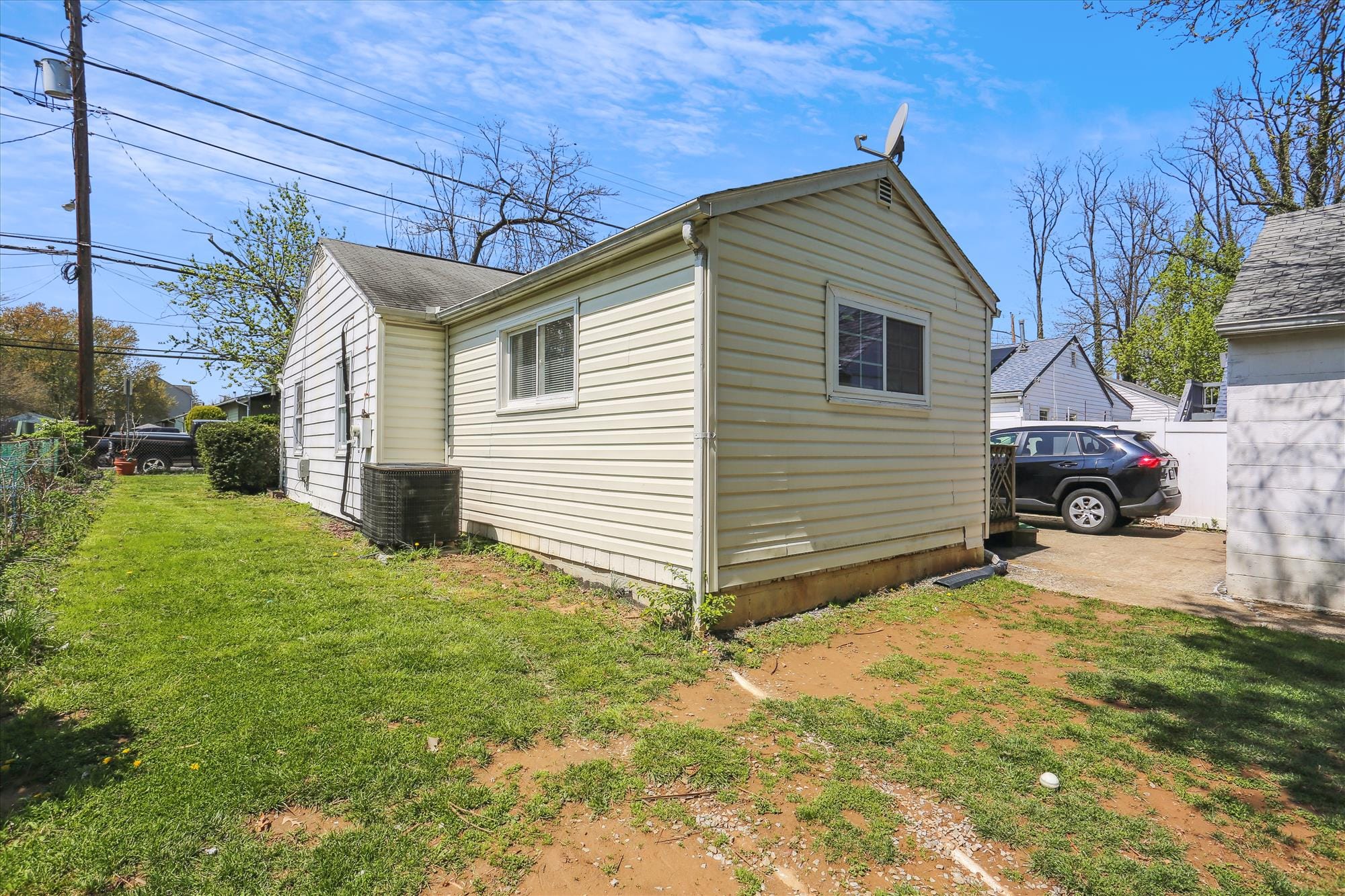 exterior-side elevation-5c6a7952