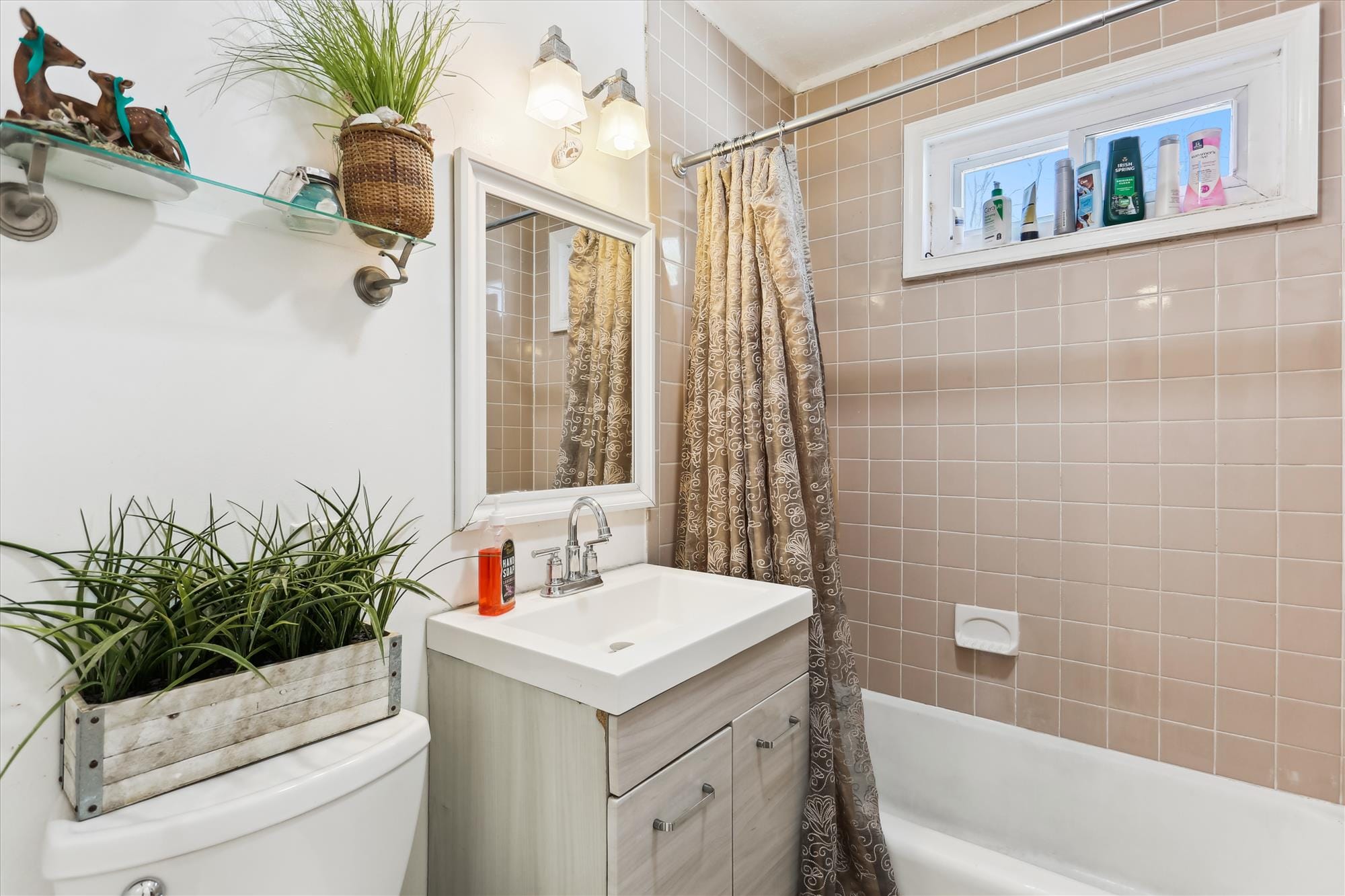 interiors-bath-5c6a7892
