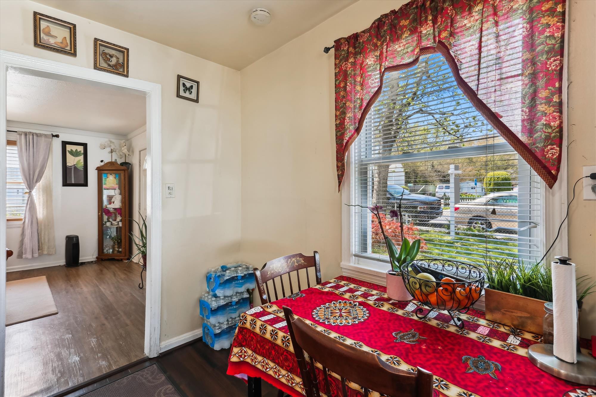interiors-dining room-5c6a7922