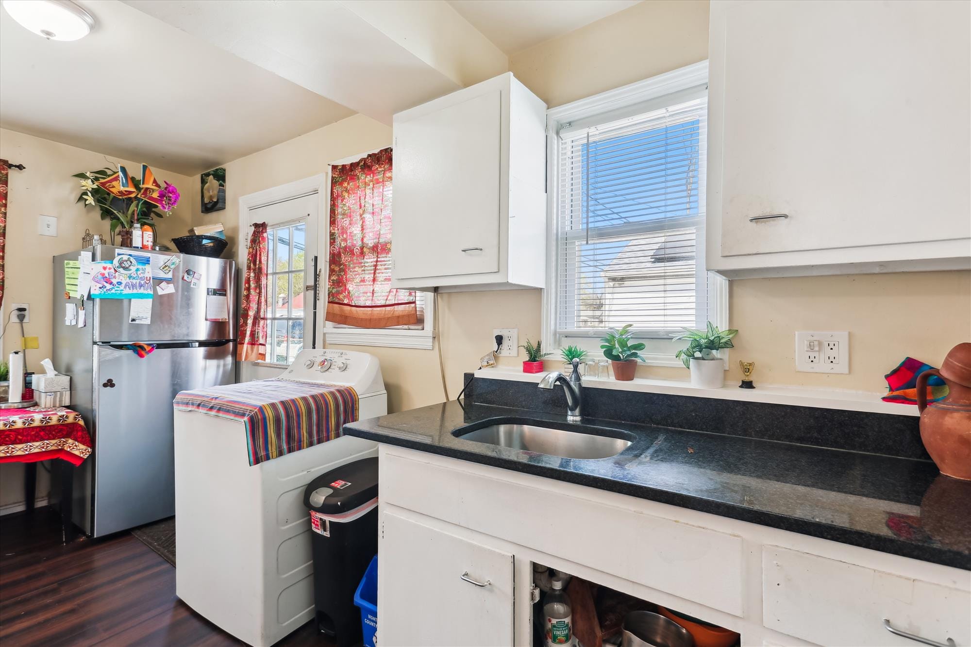 interiors-kitchen-5c6a7942