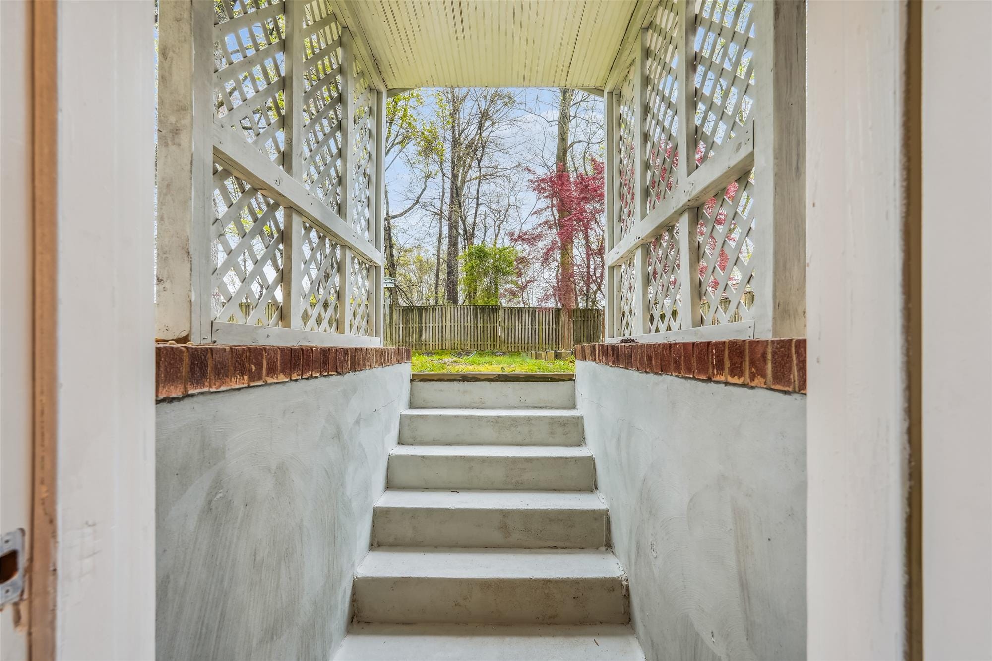 lower level-steps-dsc06090